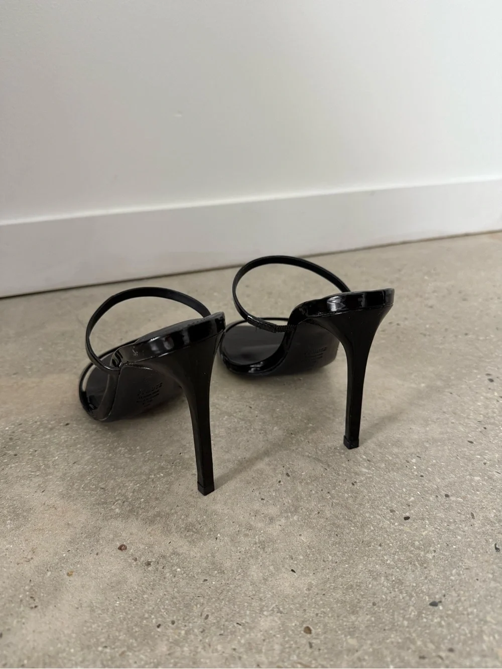 SCHUTZ polished patent